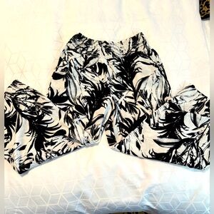 TAHARI WIDE LEG PANTS MED - BLACK WHITE LEAVES LINEN BLEND SMOCKED WAIST POCKETS